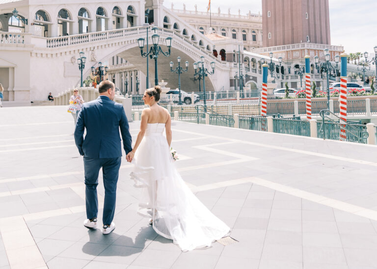 Robe de mariée asymétrique courte originale